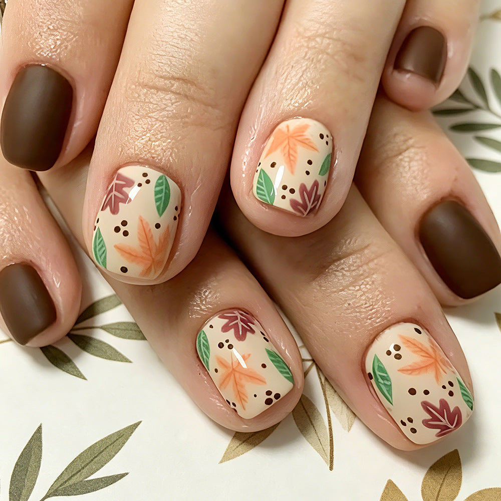 Fall-Themed Nail Art Bowlift