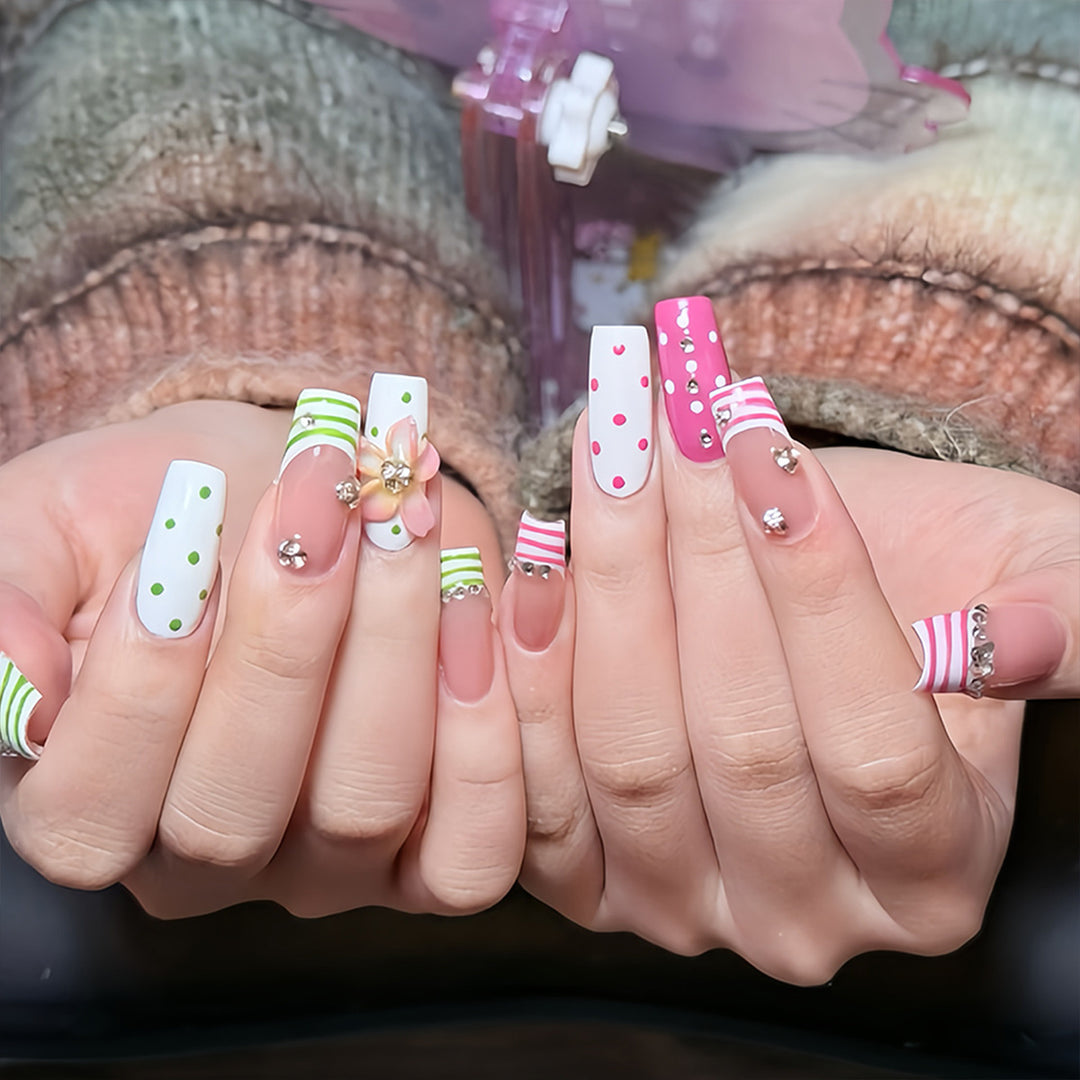 Artificial nails with creative patterns and applications Bowlift