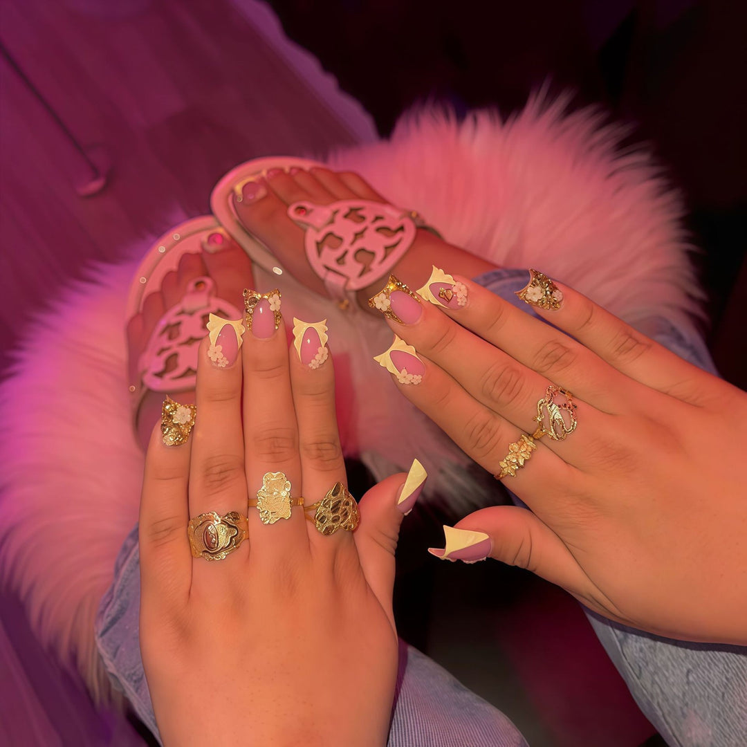 Decorative Rhinestone Press-On Nail Set Bowlift