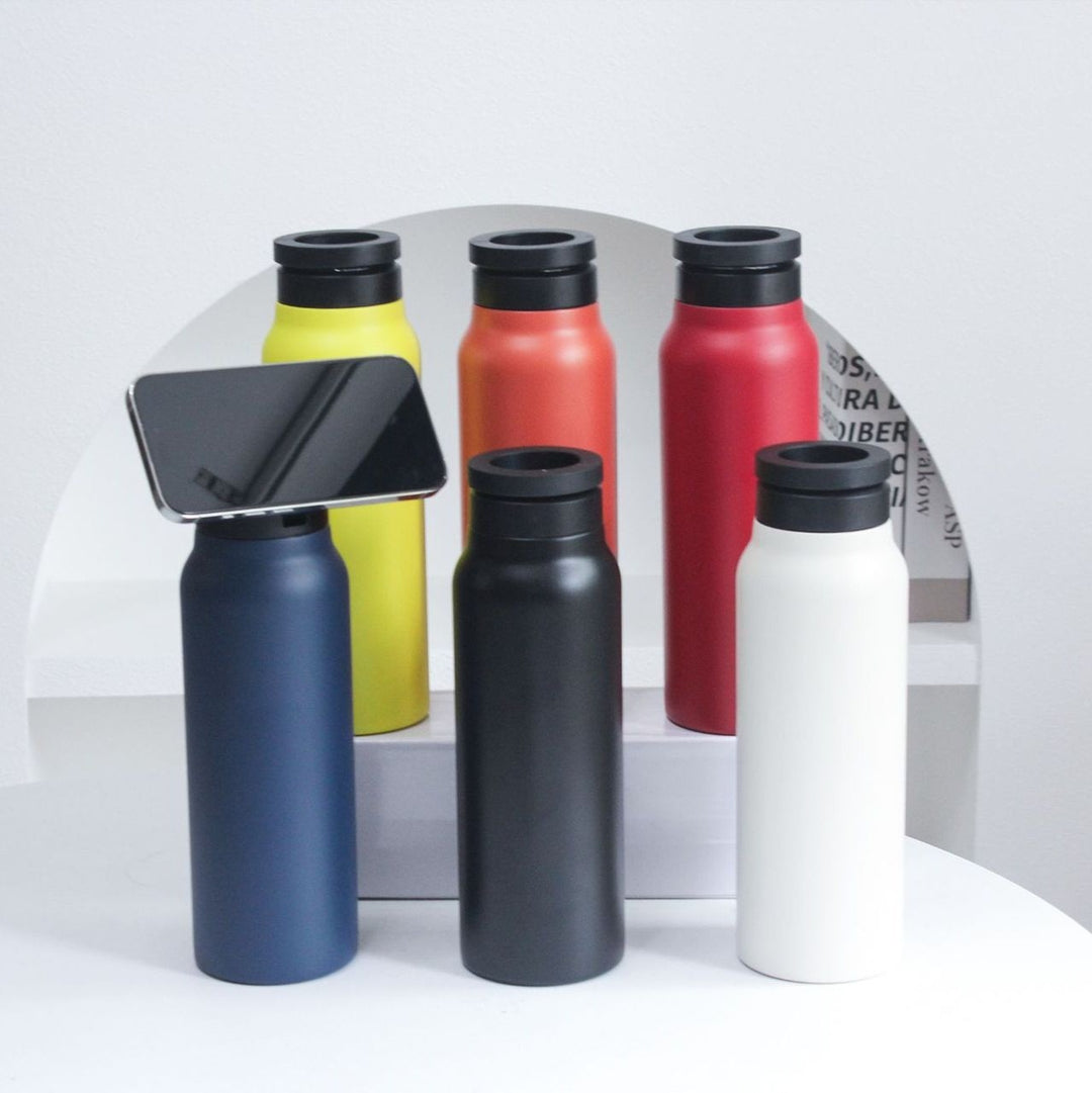 Ladies insulated drinking bottle with practical hanging ring Bowlift