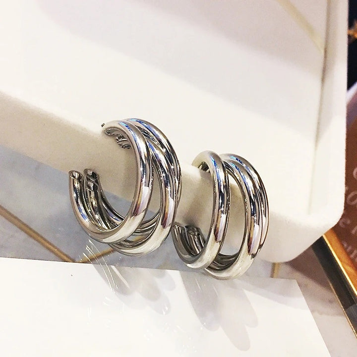 Fashionable Hoop Earrings Made of High-Quality, Polished Metal Bowlift