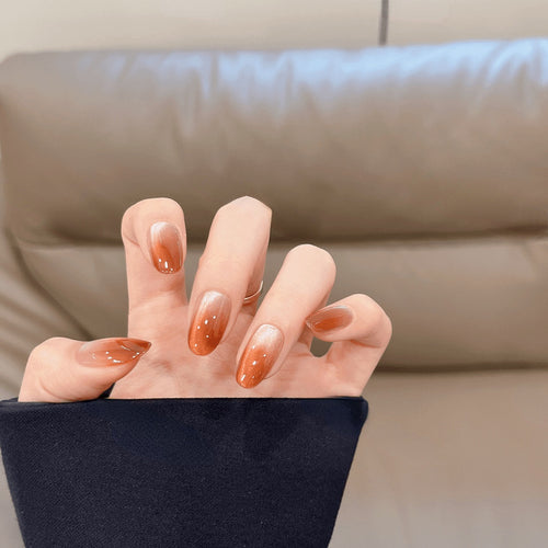 Artificial nails with ombre effect Bowlift