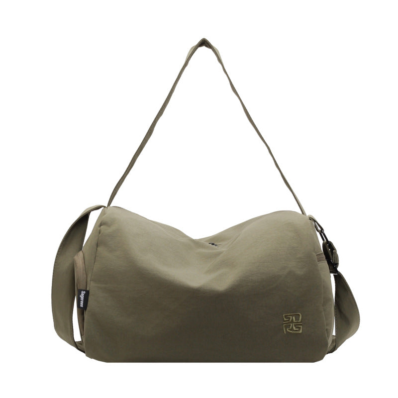 Sporty Carrying Bag with Ergonomic Design Bowlift