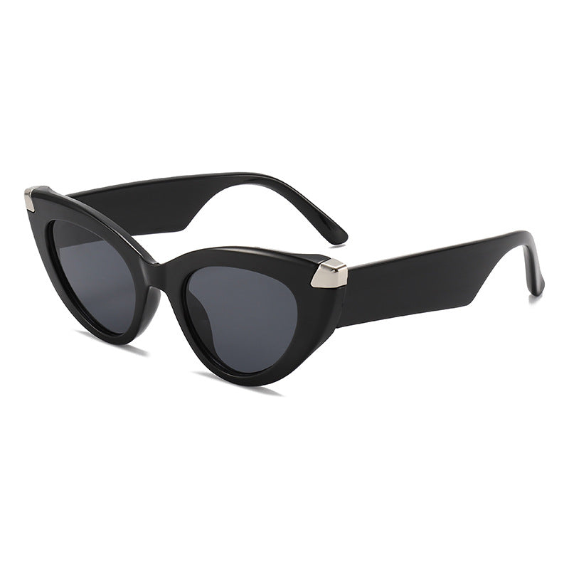 Ladies Cat-Eye Sunglasses in Luxurious Tortoise Design Bowlift