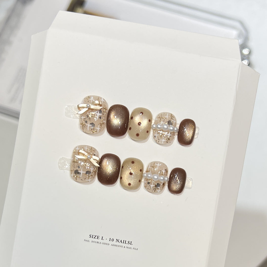Themed Press-On Nail Art Set with Hello Kitty Designs Bowlift