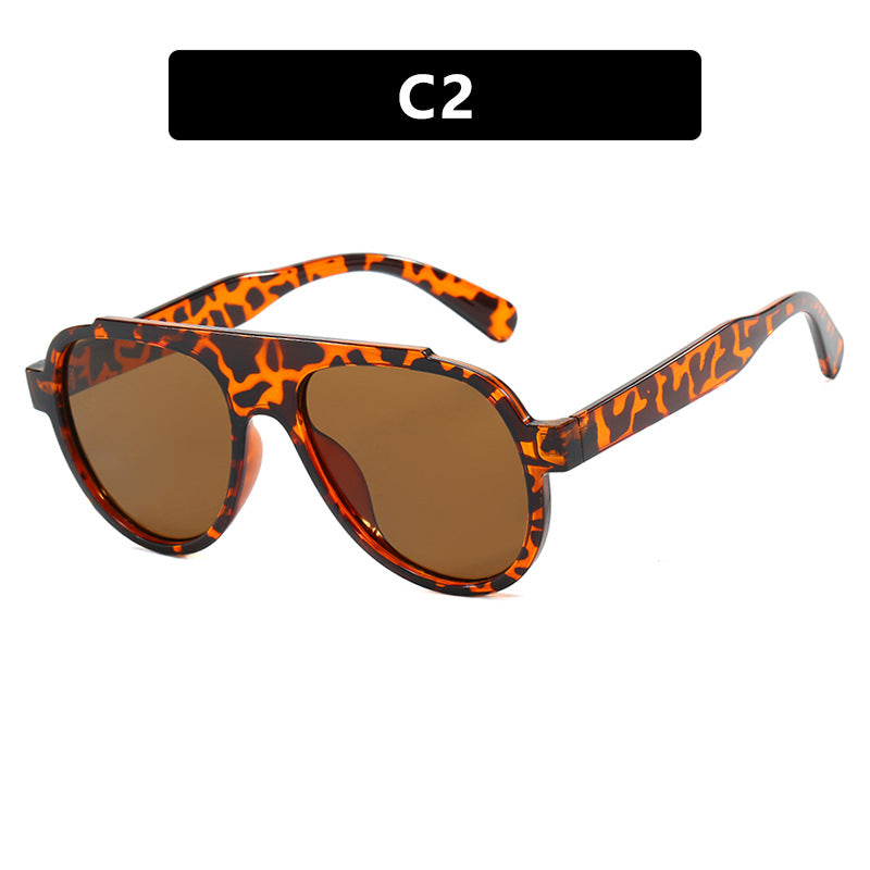 Women's stylish black sunglasses in modern design Bowlift
