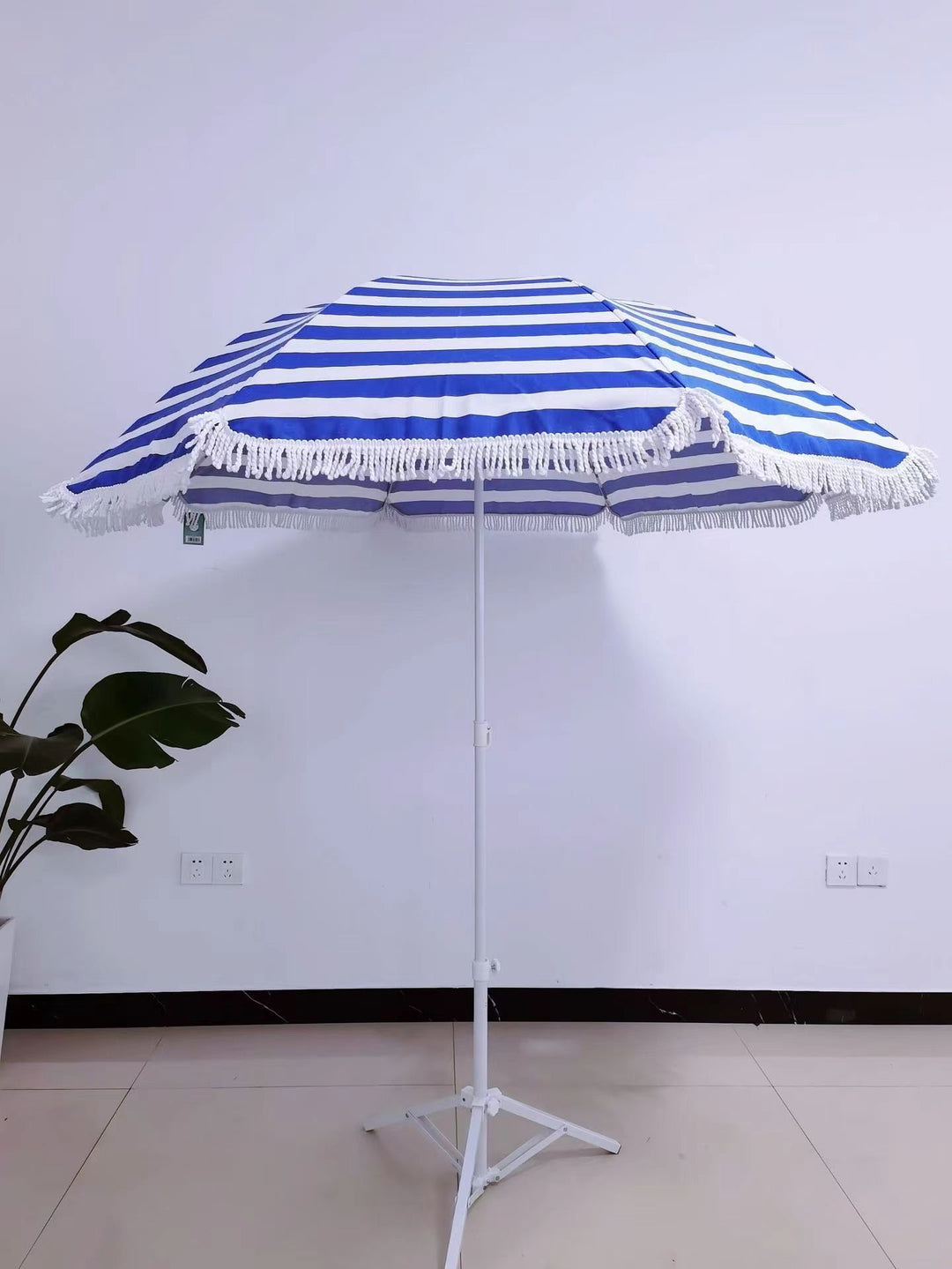 Women's sun umbrella with stylish tassels Bowlift