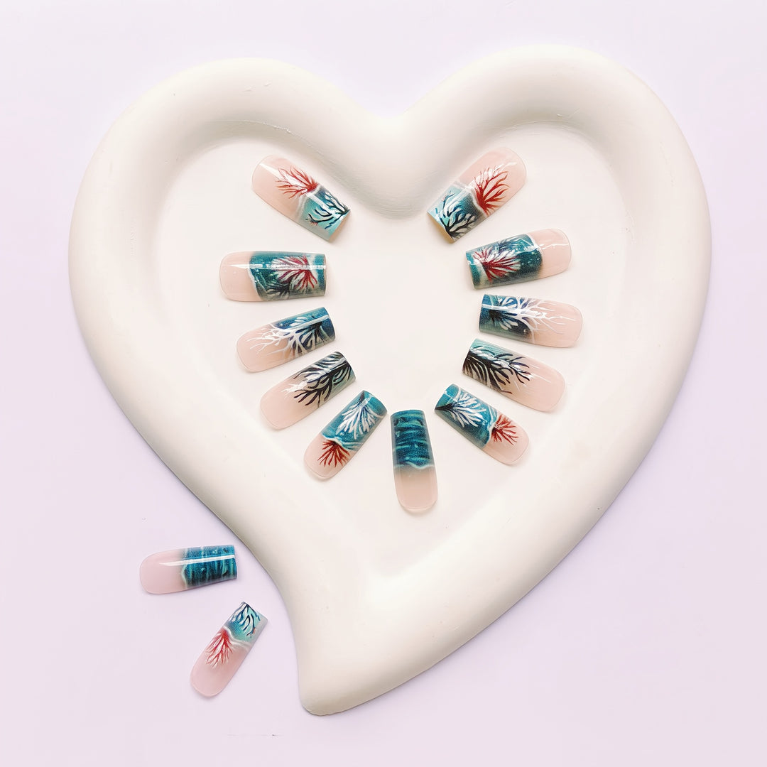 Ocean-Inspired Artistic Nail Art Bowlift