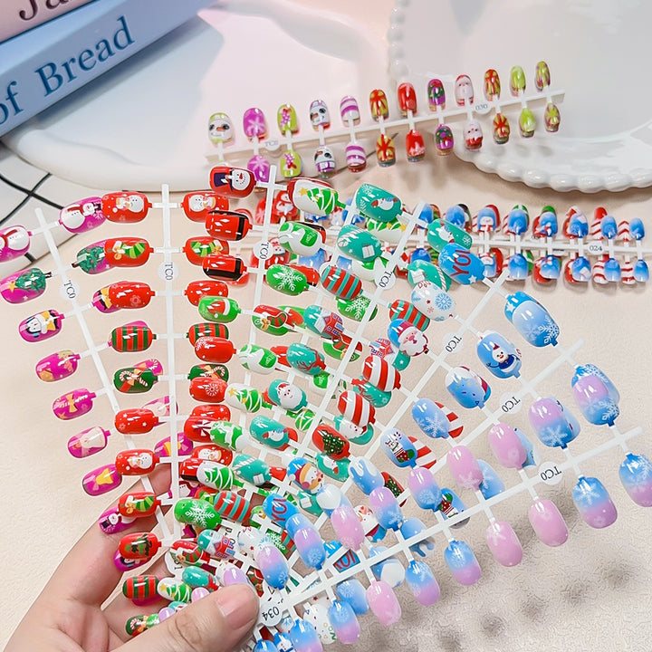 Children's Fun Holiday-Themed Fake Nail Set Bowlift