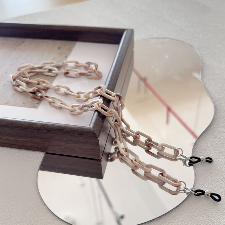 Stylish Acrylic Eyewear Chain Bowlift