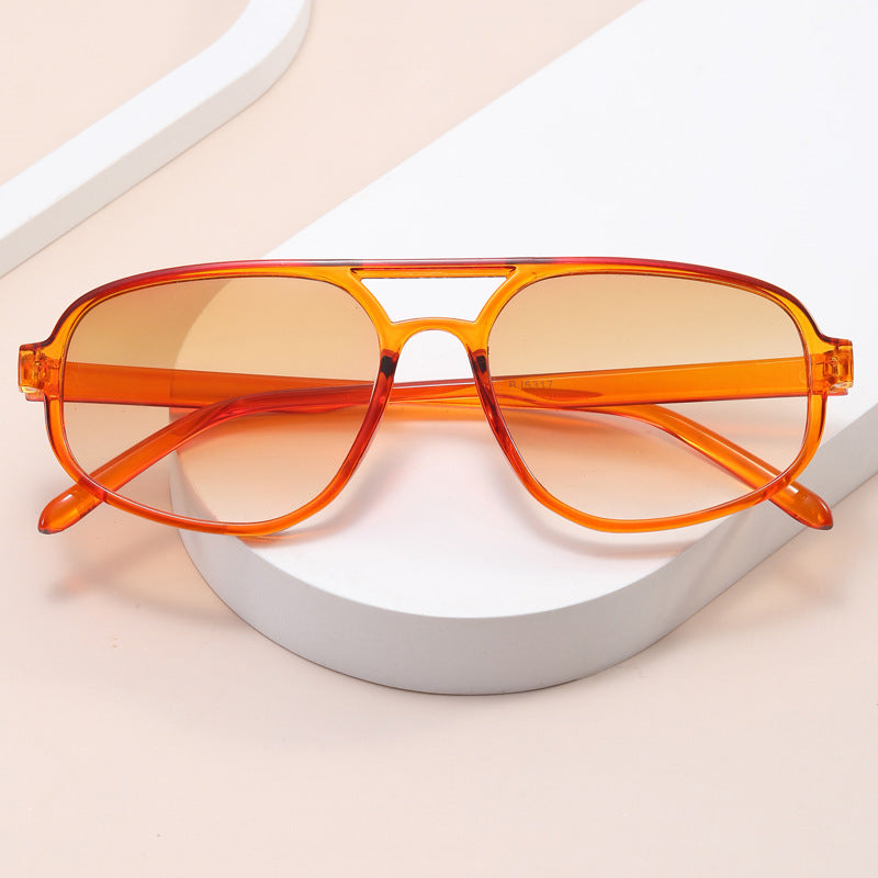 Women's fashionable oversized sunglasses with trendy frame Bowlift