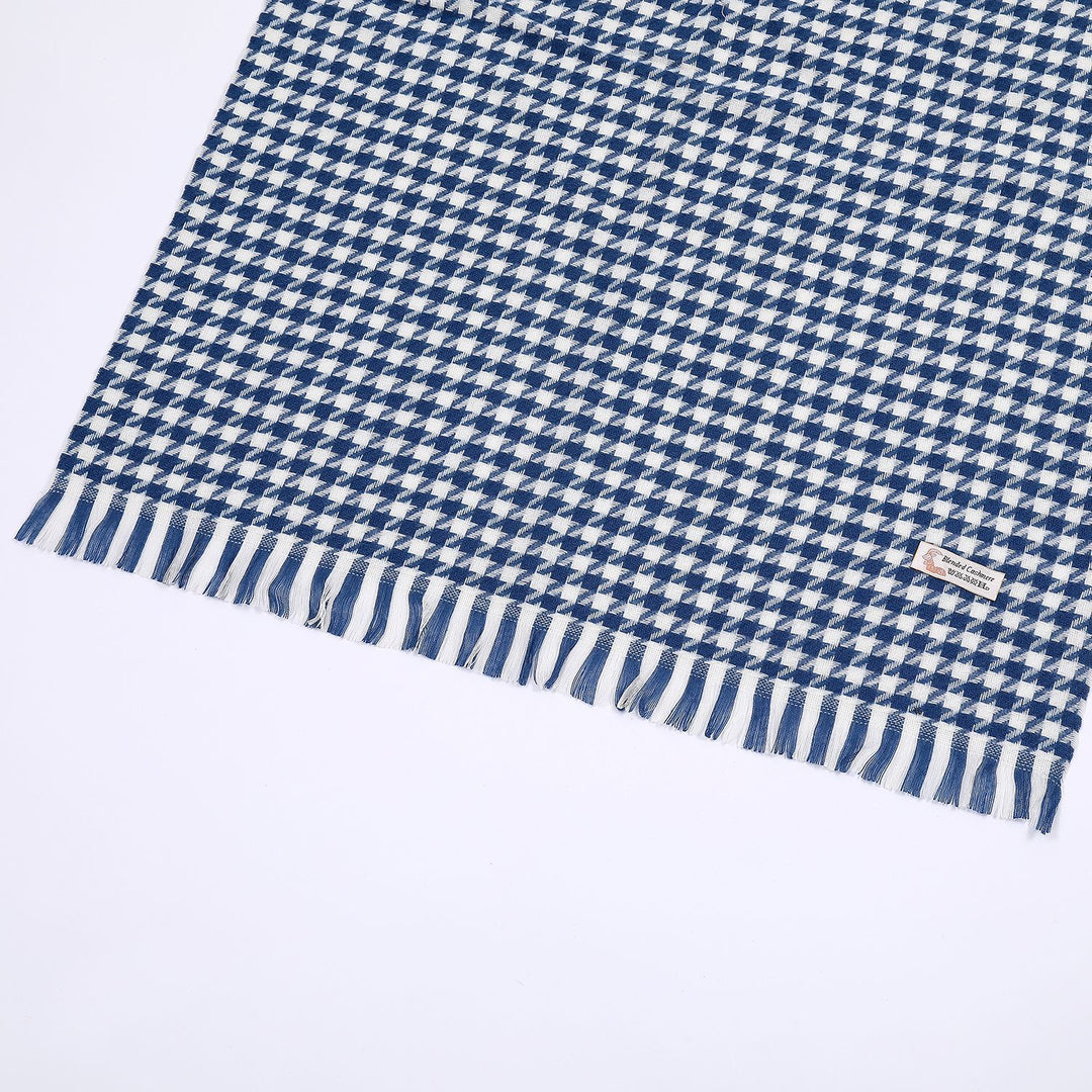 Ladies elegant scarf with houndstooth pattern Bowlift