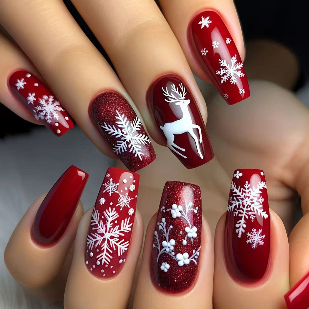Artificial nails with wintry reindeer design Bowlift