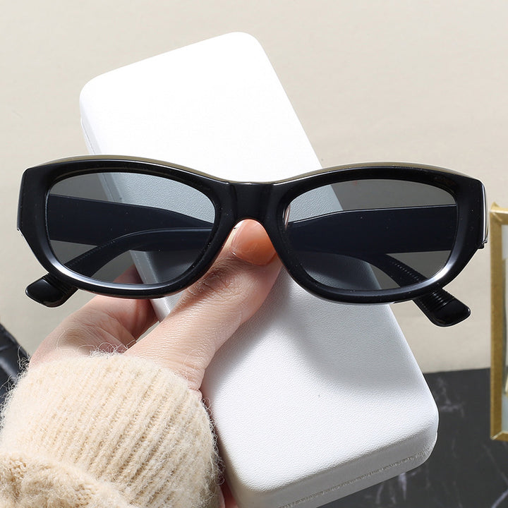 Women’s fashionable cat-eye sunglasses with a flexible frame and UV protection Bowlift