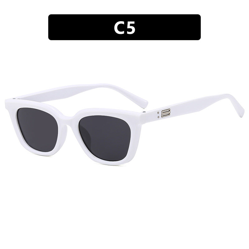 Ladies stylish sunglasses in modern design with wide frame Bowlift