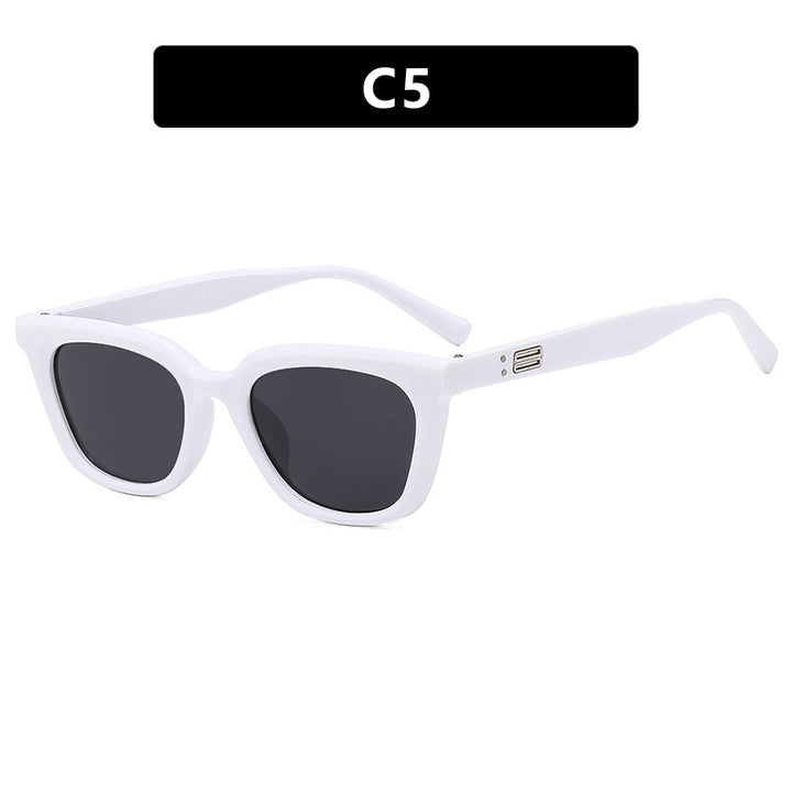 Ladies stylish sunglasses in modern design with wide frame Bowlift