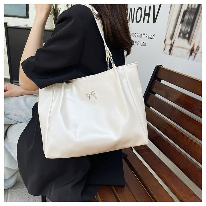 Elegant Glossy Hobo Handbag Bowlift
