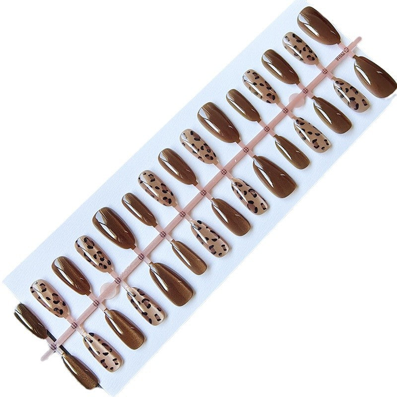 Fashionable Artificial Nails in Trendy Animal Print Design Bowlift