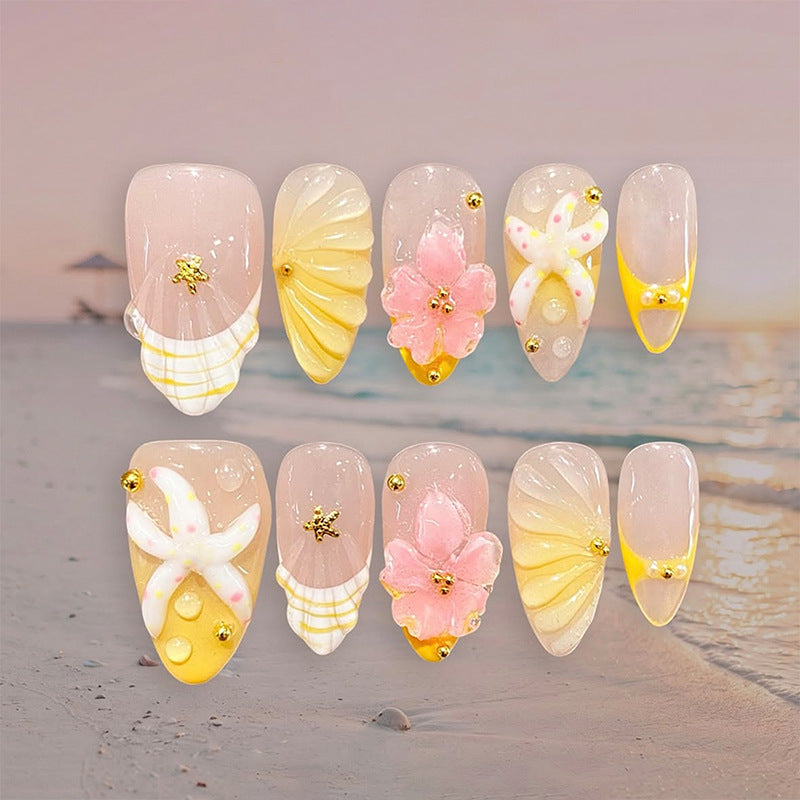 Artful nail set with floral accents Bowlift