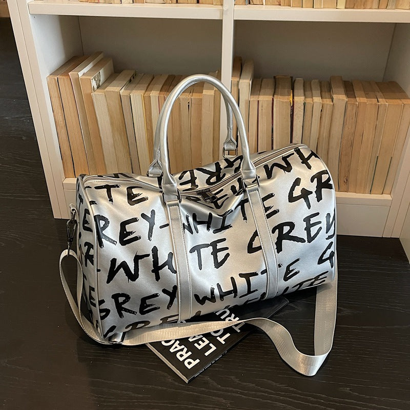 Sporty travel bag with innovative lettering Bowlift