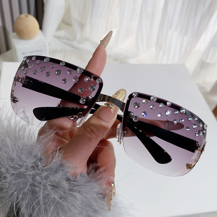 Women's Glamorous Sunglasses with Glitter Accents Bowlift