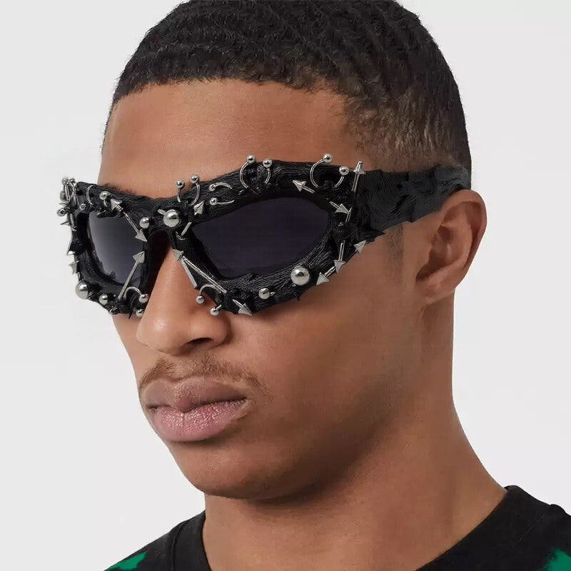 Ladies fashionable sports sunglasses with pointed details Bowlift