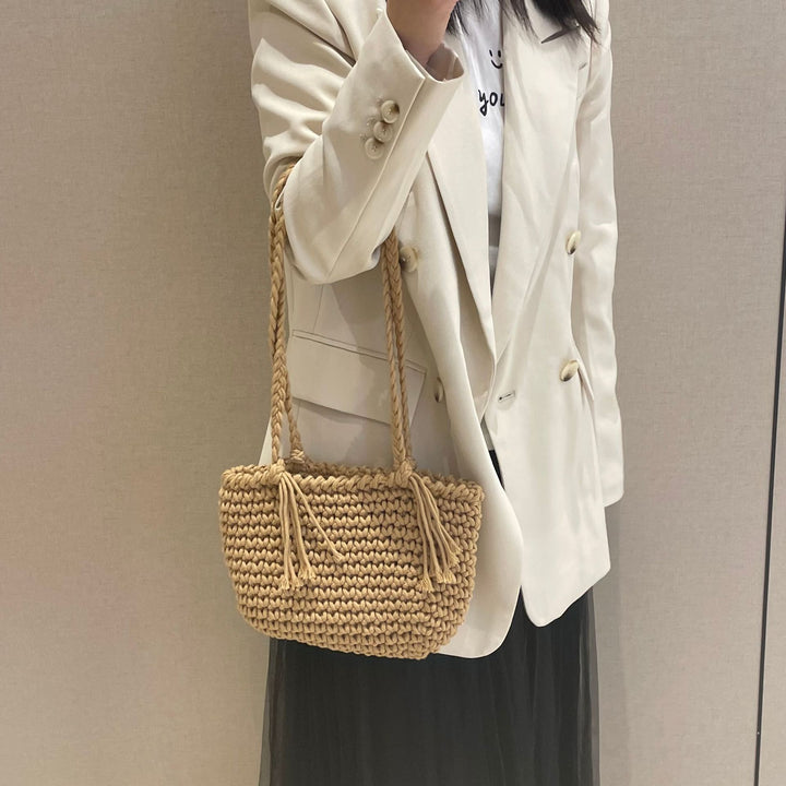 Hand-knotted shoulder bag with decorative pleating technique Bowlift