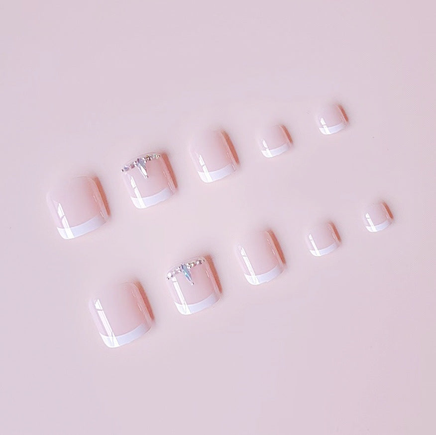 Nail art set with elegant rhinestone details Bowlift