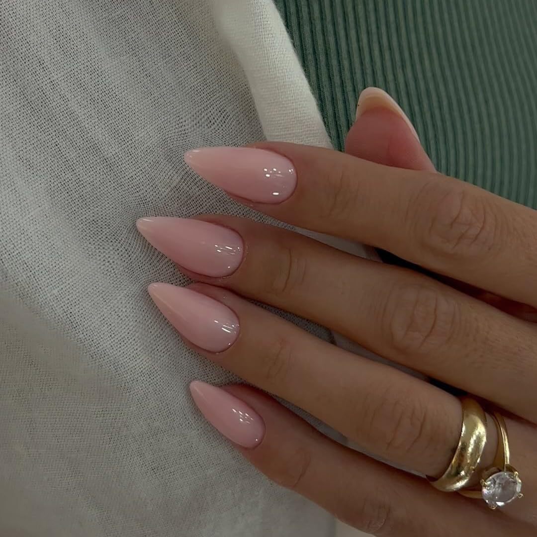 Artificial nail set in elegant stiletto shape Bowlift
