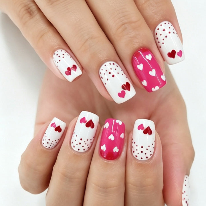 Artificial nails with romantic heart design and creative details Bowlift