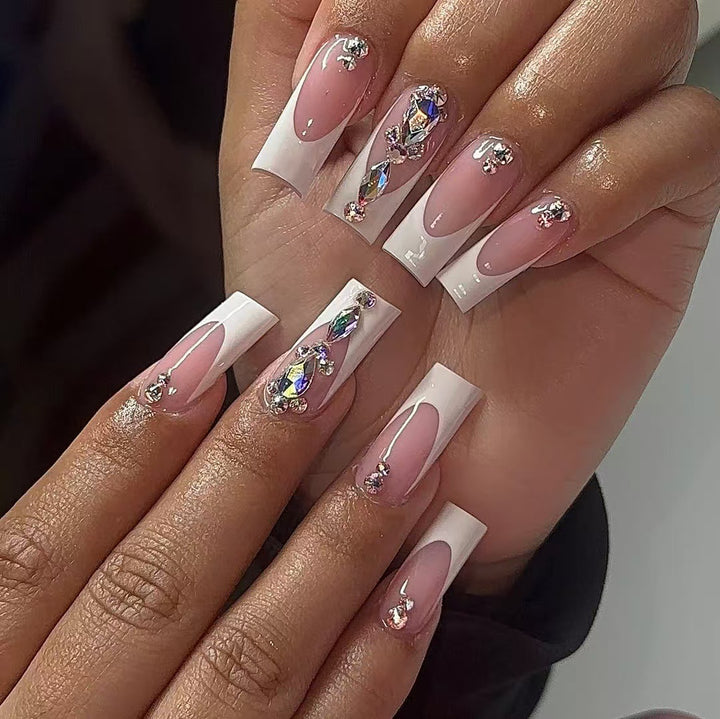 Glamorous Art Nails Bowlift