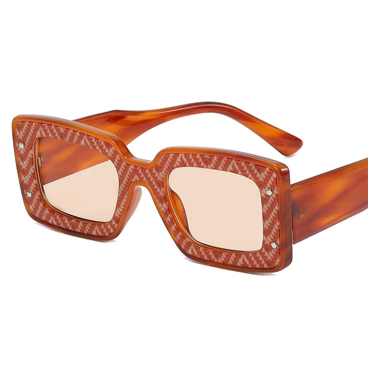 Women Oversized Sunglasses in Modern Square Frame Bowlift