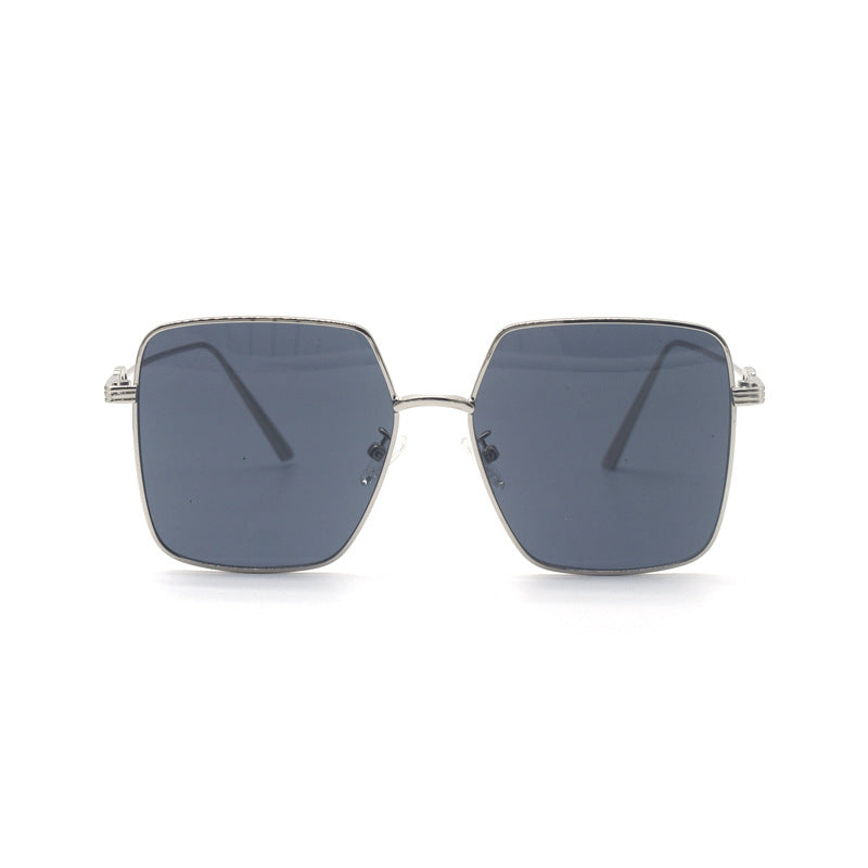 Stylish Square Sunglasses with Decorative Chain Bowlift
