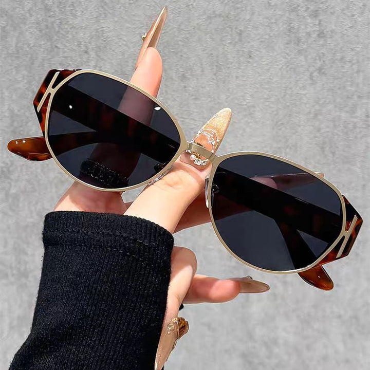 Fashionable Turtle Sunglasses Bowlift