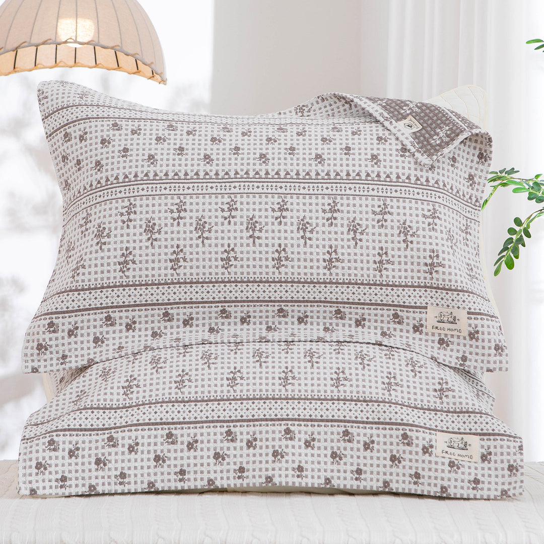 Women's pillowcase with modern checkered pattern Bowlift