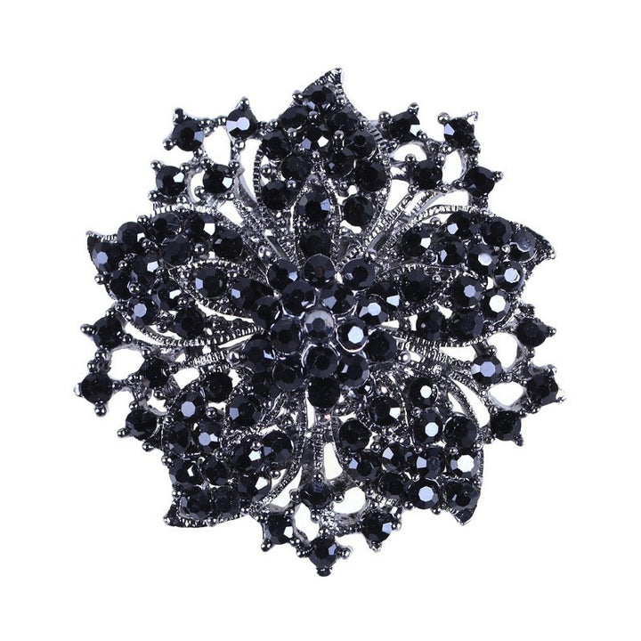 Glamorous brooch with crystals Bowlift