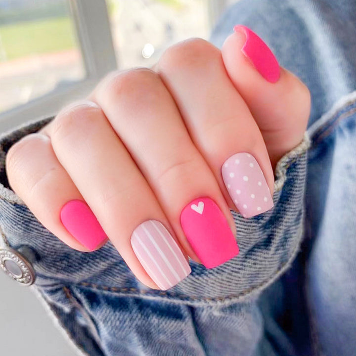 Artistic Press-On Nail Set with Charming Patterns Bowlift
