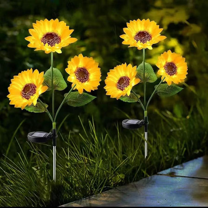 Lifelike Sunflower LED Garden Stake With Dusk-To-Dawn Sensor And Weatherproof Ground Spike Bowlift