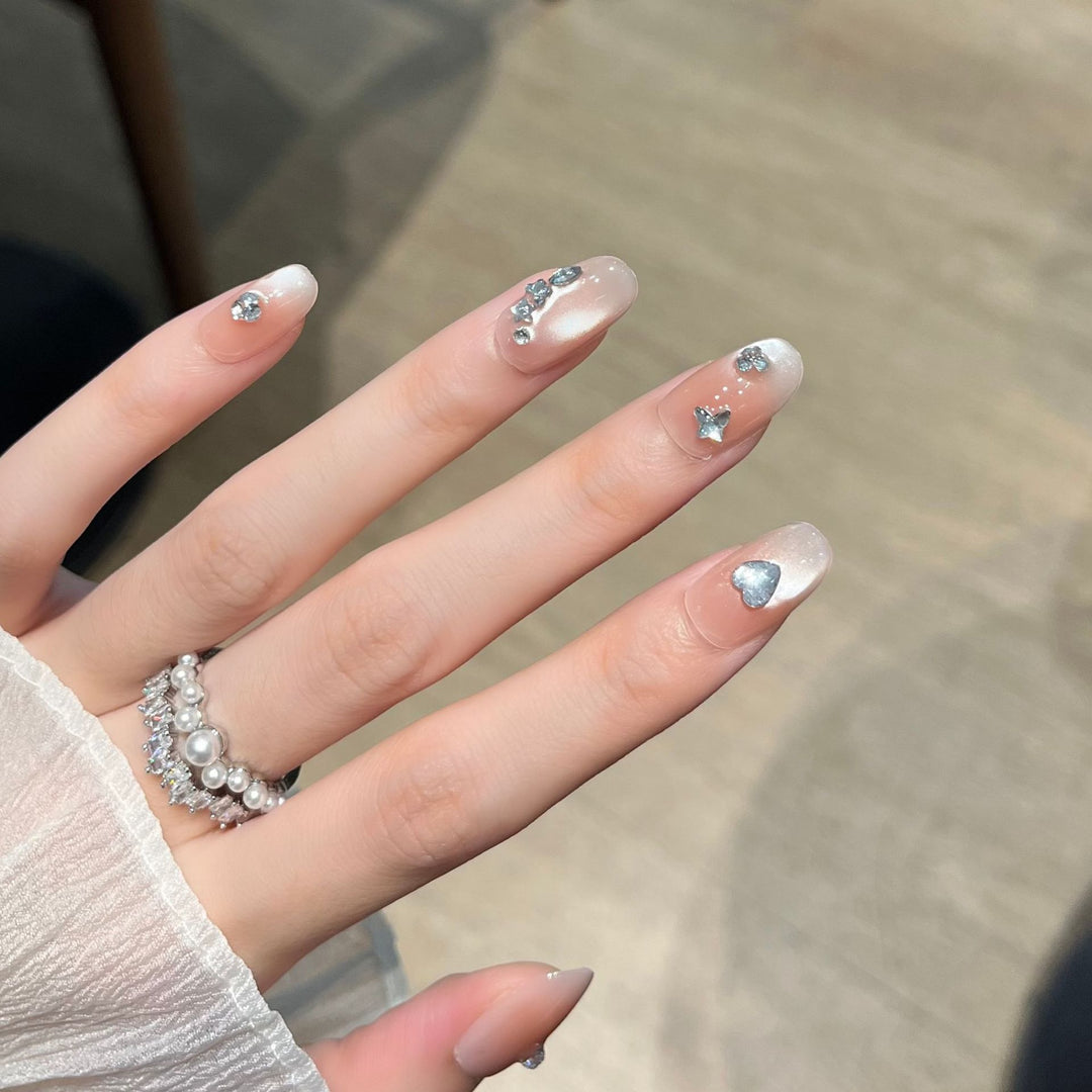 Heart-Shaped Crystal-Embellished Press-On Nail Art Bowlift
