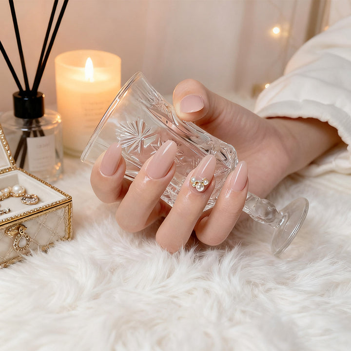 Artificial nail set with elegant pearl design and high-gloss surface Bowlift