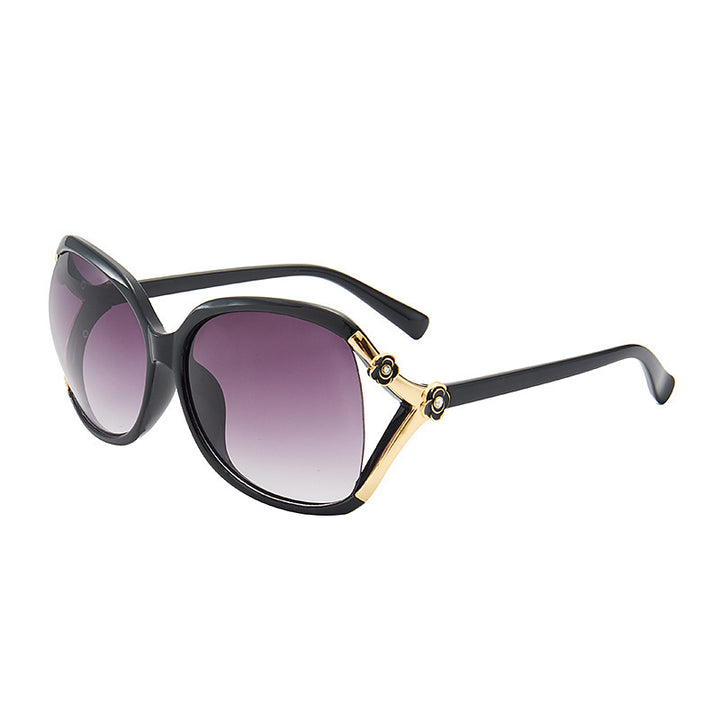 Women's large cat-eye sunglasses with decorative accents Bowlift