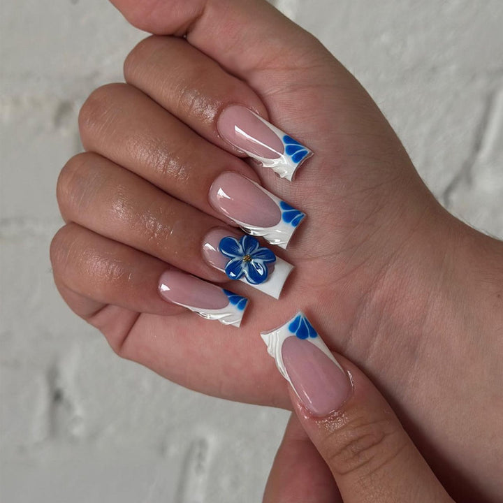 Decorative Floral Press-On Nails Set Bowlift