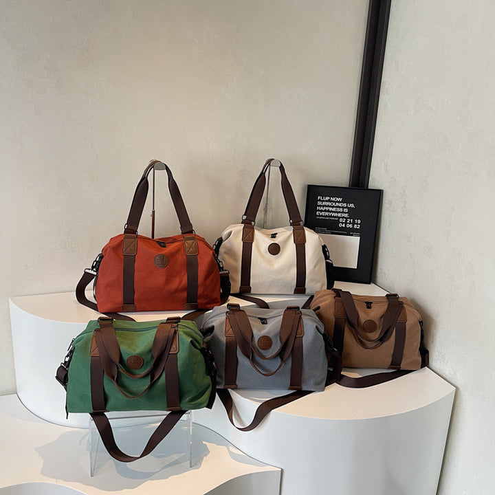 Sporty Duffel Bag With Multiple Compartments And Adjustable Shoulder Strap Bowlift