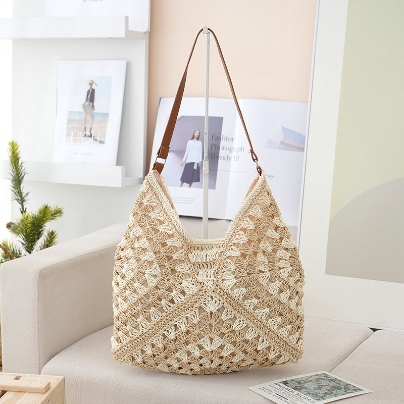 Handmade shoulder bag made from natural materials Bowlift