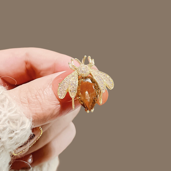 Exclusive bee brooch with crystals Bowlift