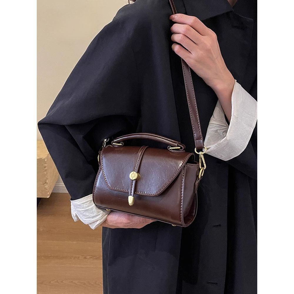 Vintage-Inspired Leather Handbag Bowlift