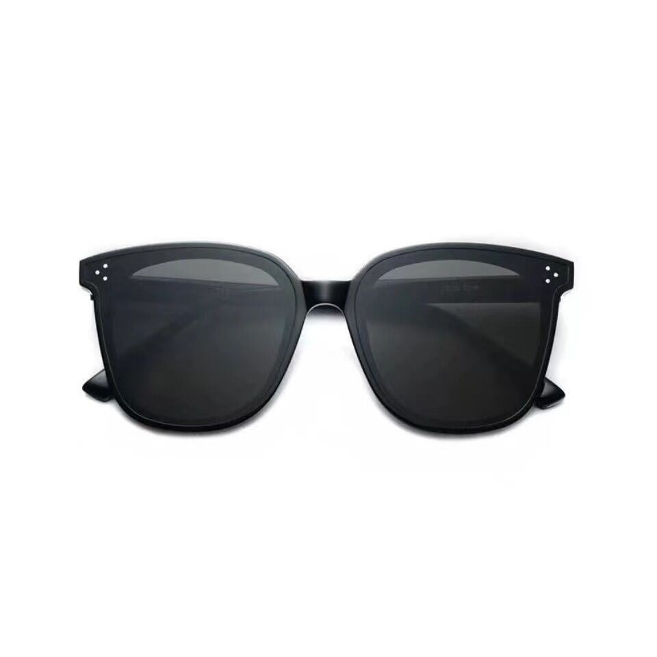 Ladies Oversized Sunglasses with Elegant Design Bowlift