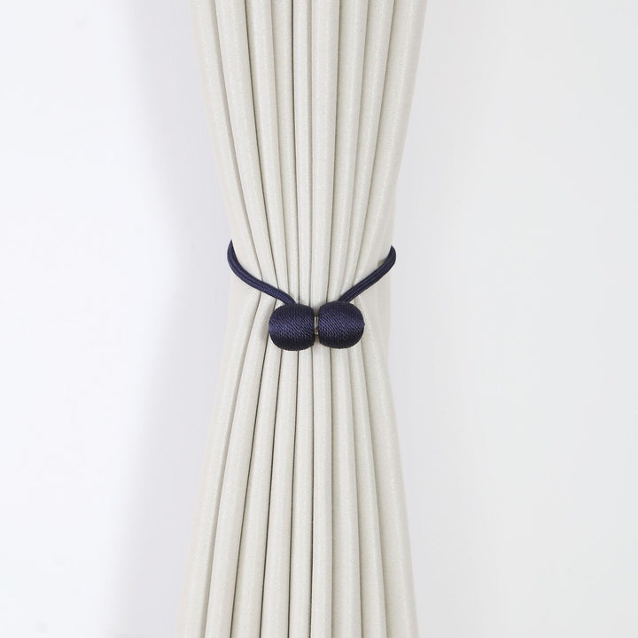 Decorative curtain tieback Bowlift