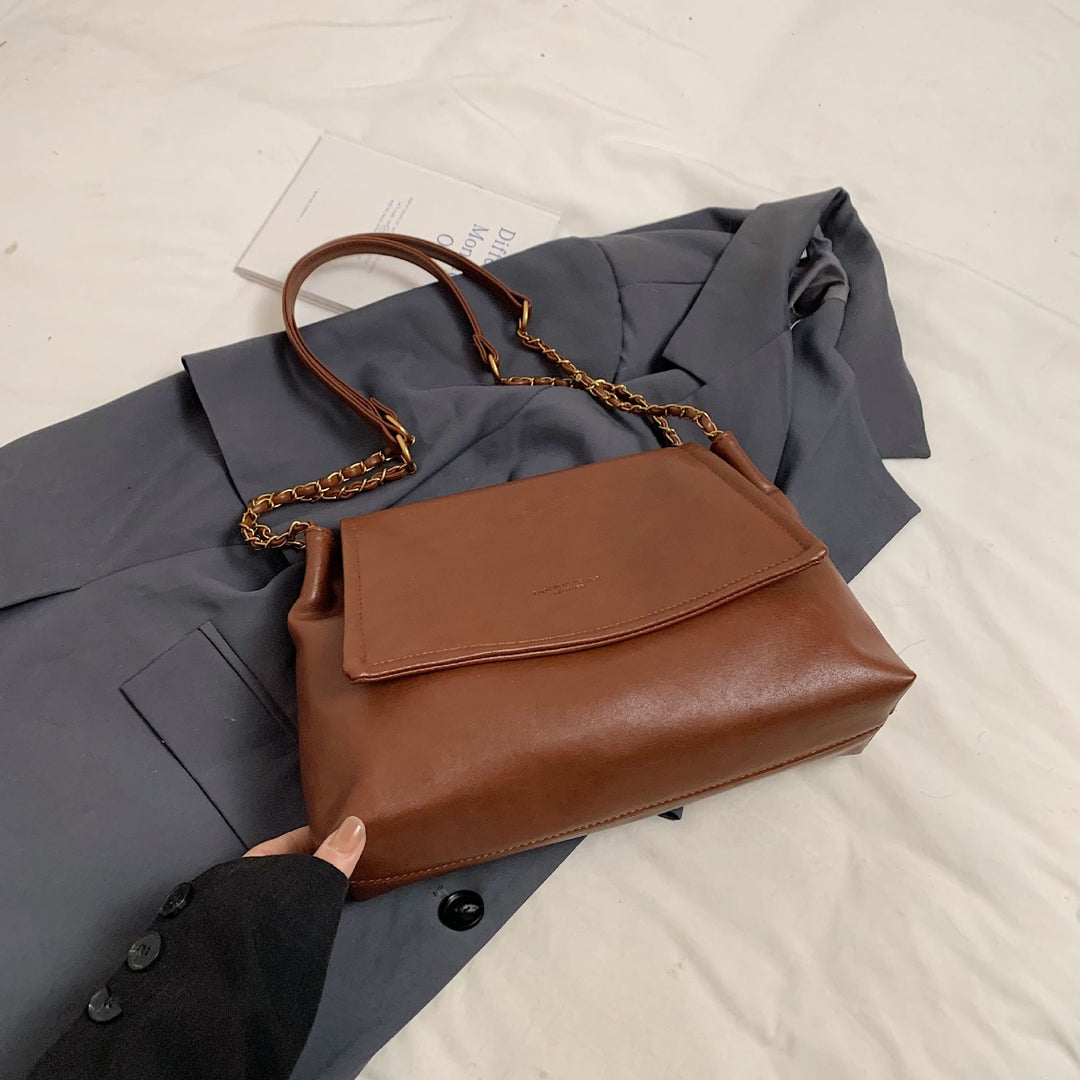 Modern Chain-Strap Handbag Bowlift