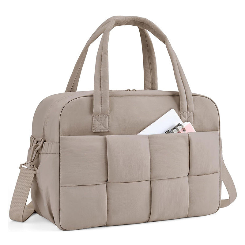 Practical and Stylish Travel Bag with Structured Design Bowlift
